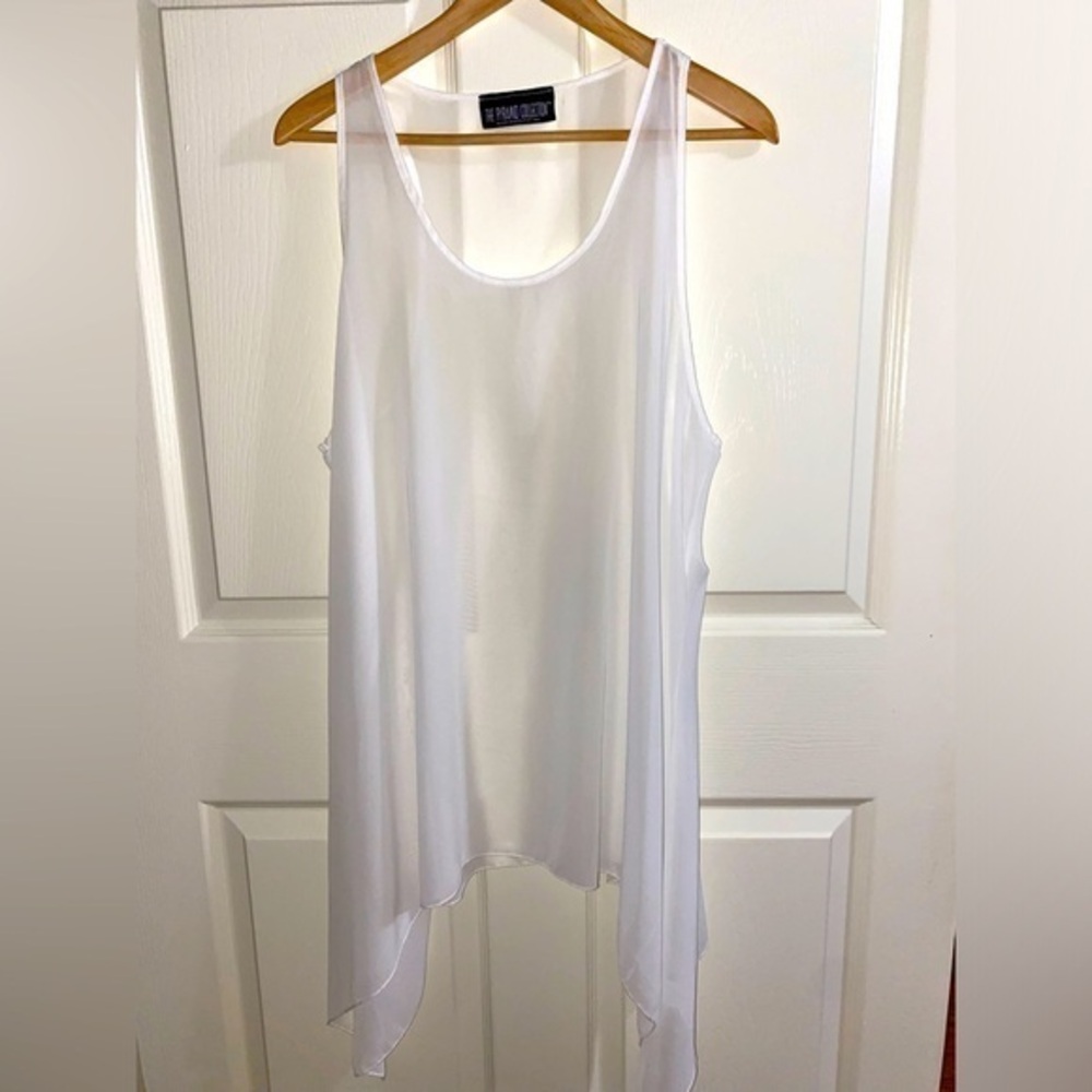 Pyramid Collection White Sheer Sleeveless Top, Tank
Top 1X